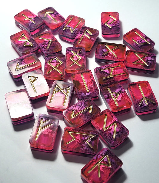 25 Customisable Elder Futhark Runes - The Cerulean Wolf