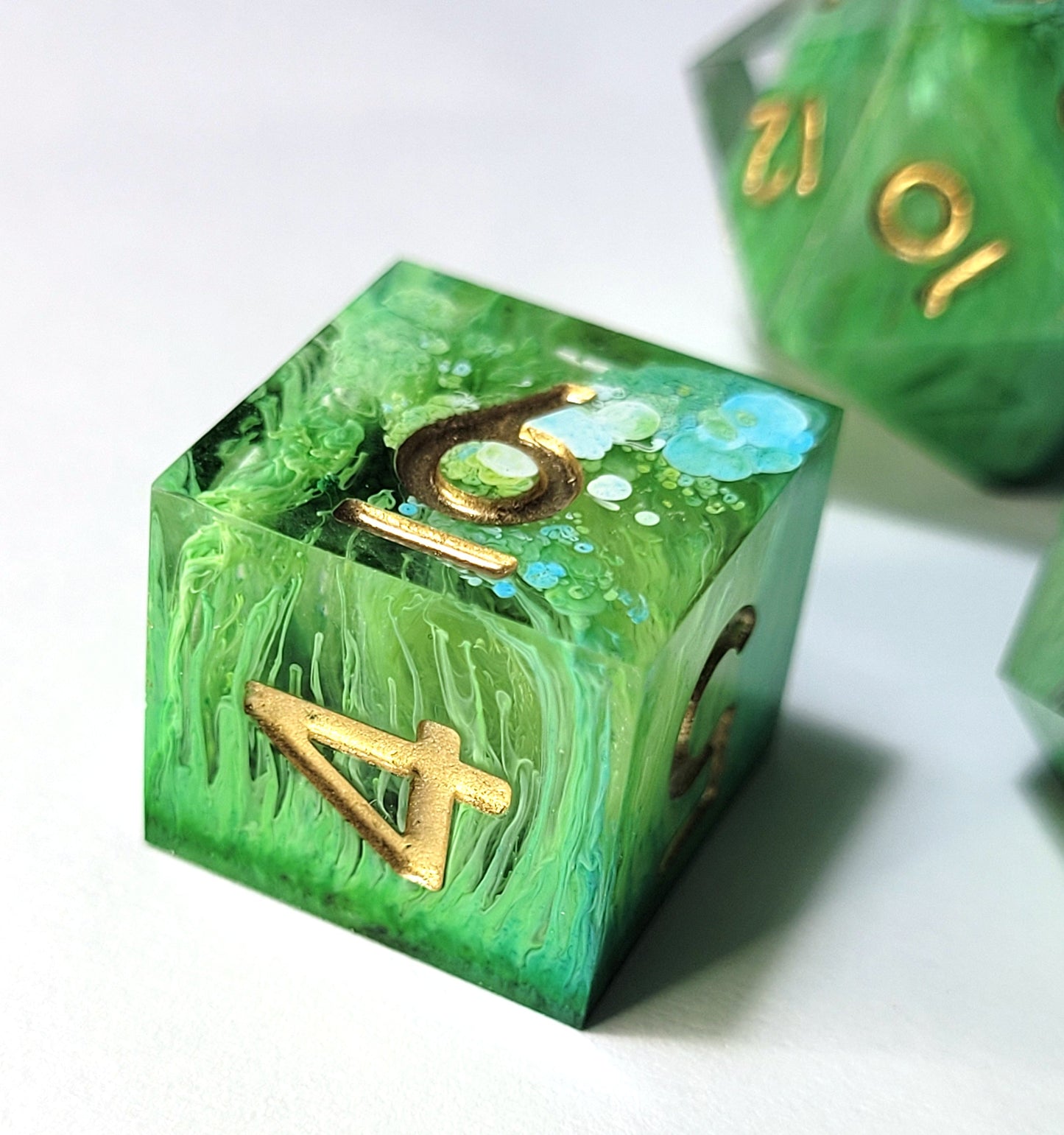 7 Customisable Sharp Edged DND Dice - The Cerulean Wolf