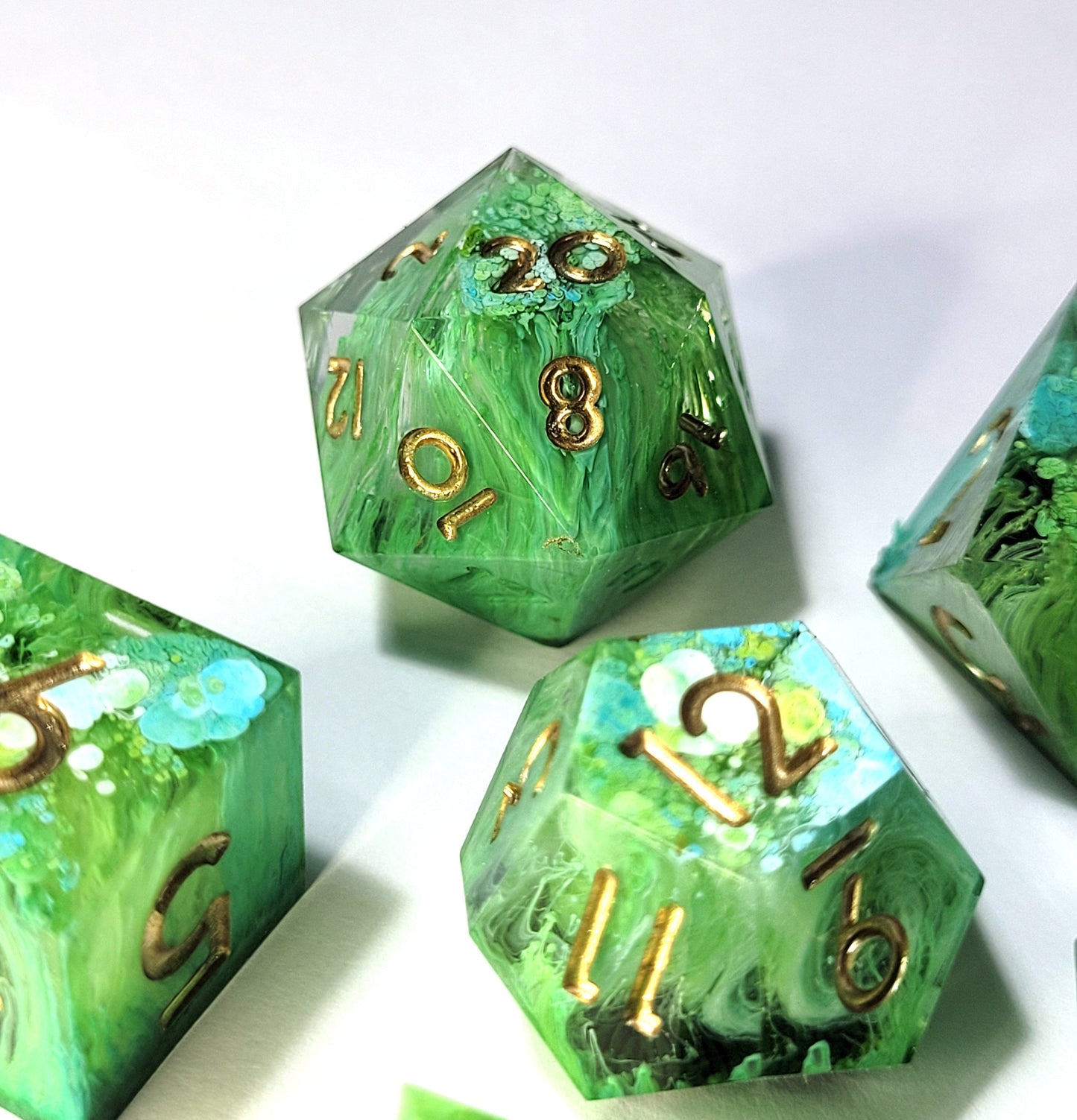 7 Customisable Sharp Edged DND Dice - The Cerulean Wolf
