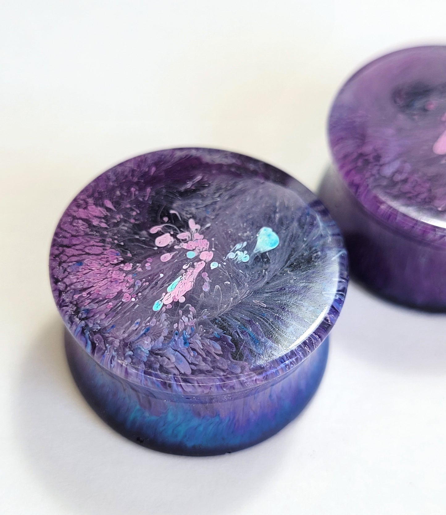 Customisable Double Flared Plugs - The Cerulean Wolf