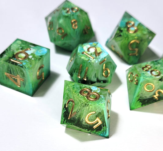 7 Customisable Sharp Edged DND Dice - The Cerulean Wolf