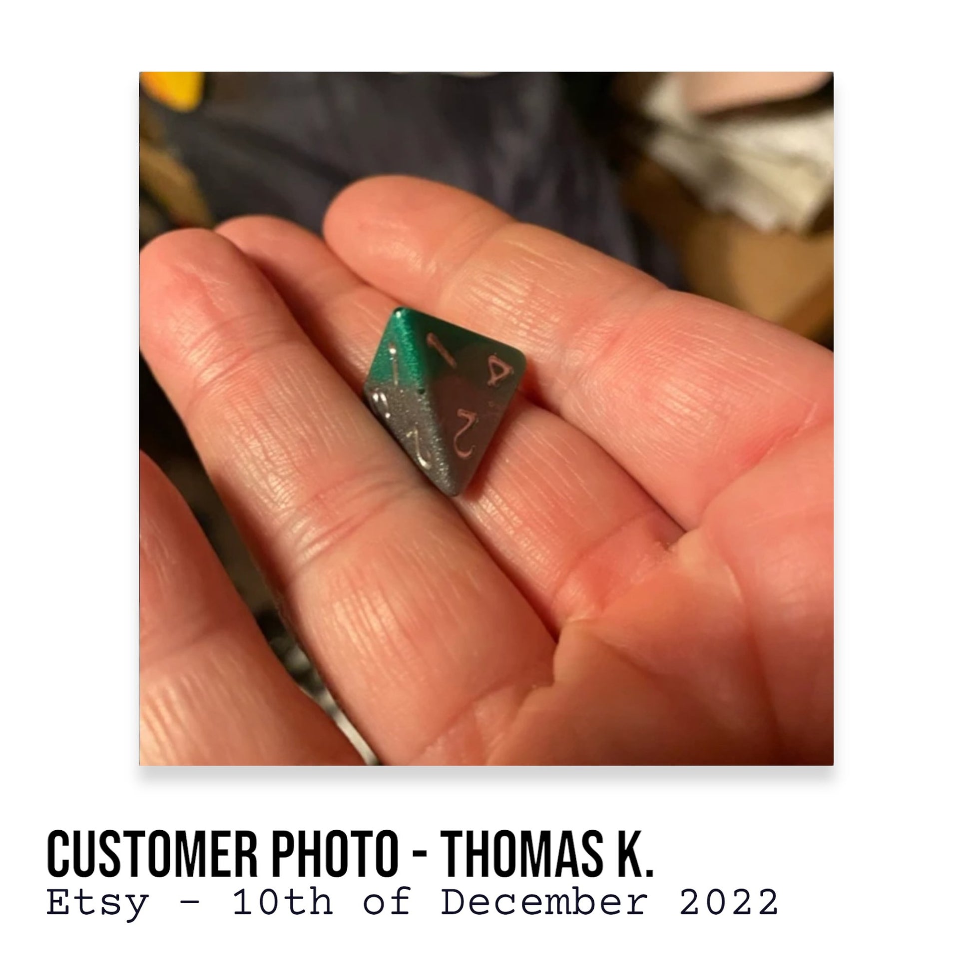 Customisable Single D4 Dice - The Cerulean Wolf